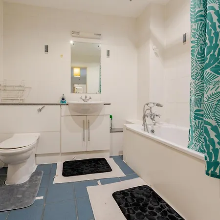 Room In Cardiff City Center - Swiftstay Exterior photo